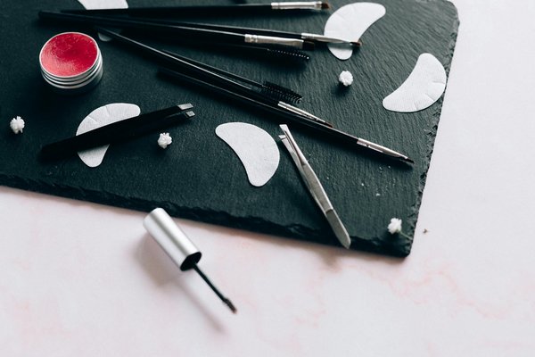 Discover the Perfect Blend of Comfort and Style: Top Shoes for Women in the UK Who Work Long Hours